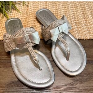 Talbots Metallic Silver Thong Flat Sandals Woven Bow Detail Size 7.5B